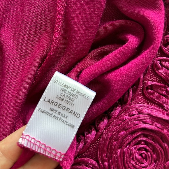 🍷Soft and flowy pink tank top with a beautiful rose design on the front - Picture 5 of 5